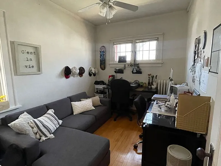 Newport Manor — Photo 99