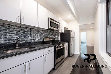 Rented by R New York