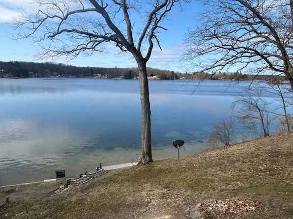 9577 Shore Dr, Mecosta, MI 49332