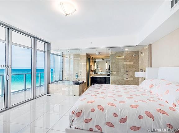 4th image of 3737 Collins Ave #1604