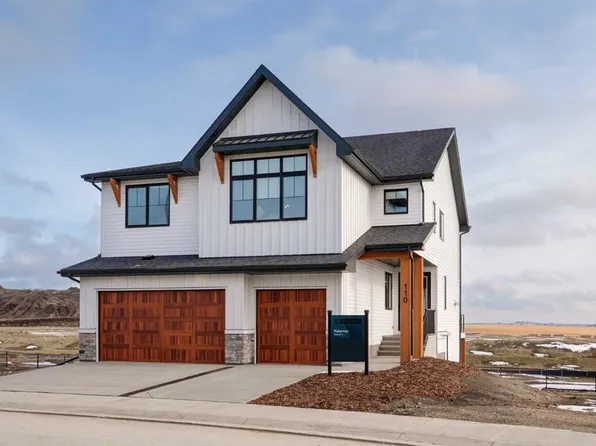 110 SW Herron Way NE, Calgary, AB T3P 1Y9