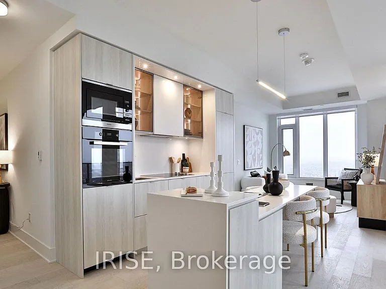 11 Yorkville Ave #5702 — Photo 1
