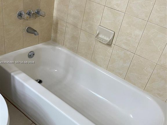 5th image of 300 Palm Cir W APT 208