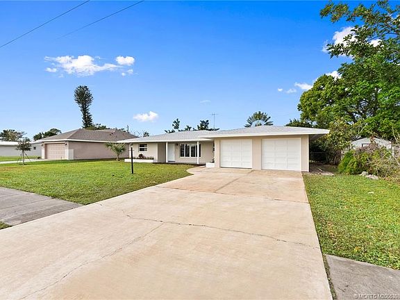 5th image of 208 Riomar Dr