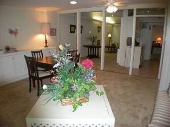 4th image of 1009 Hamlin Dr