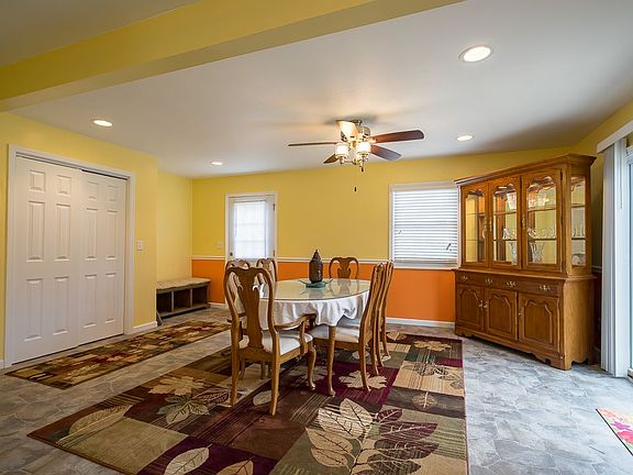 5th image of 140 Lakeside Pl