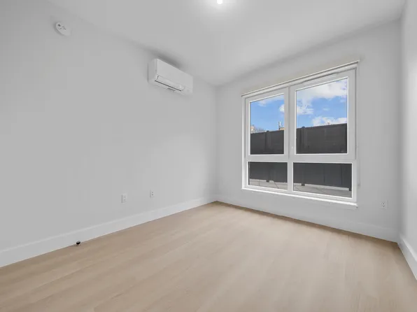 77-63 Vleigh Place image 5 of 14