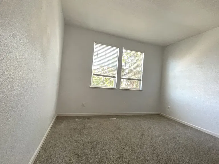 1426 Bello Dr — Photo 18