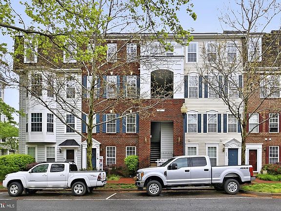 2nd image of 271 Cameron Station Blvd #514