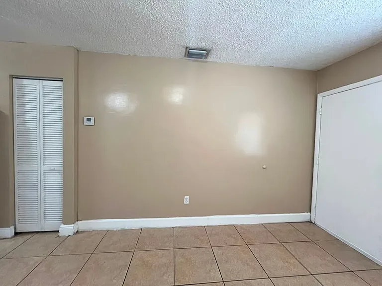 13315 Alexandria Dr — Photo 11