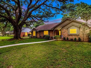 10514 Timberwood Dr, Houston, TX 77043