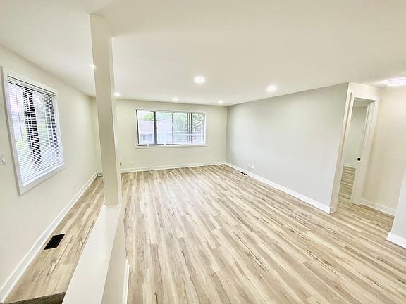 5th image of 937 Shattuck Ln