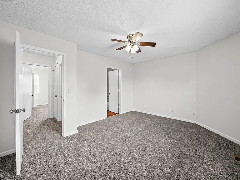 105 Greenland Ct — Photo 22