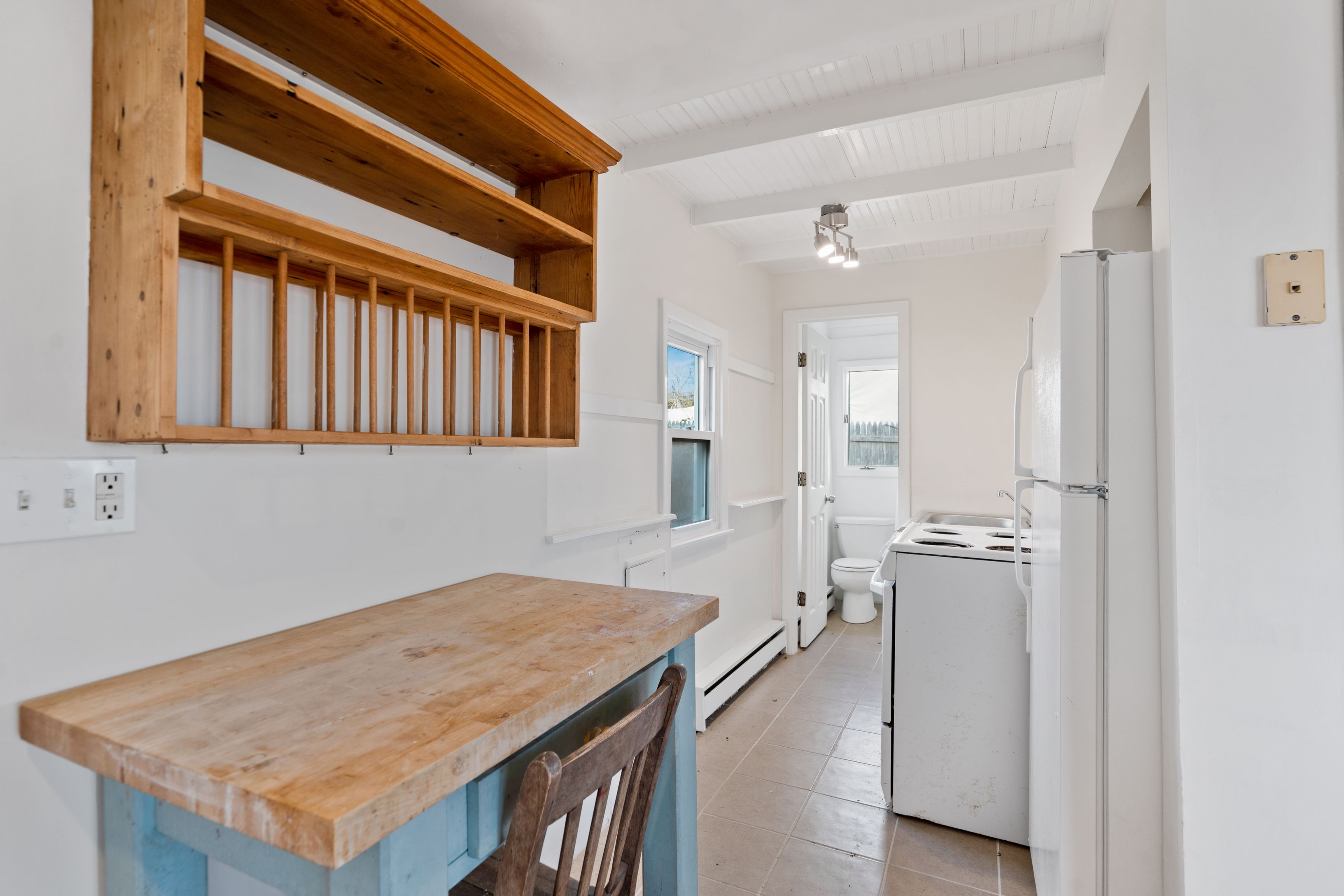 35 Gardners Ln, Hampton Bays, NY 11946 Out East