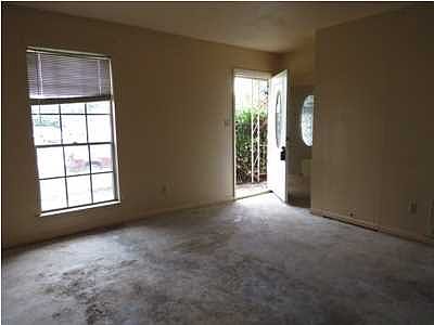 3rd image of 4416 Monpellier Dr