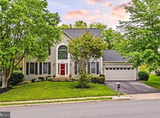16049 Hayes Ln, Woodbridge, VA 22191