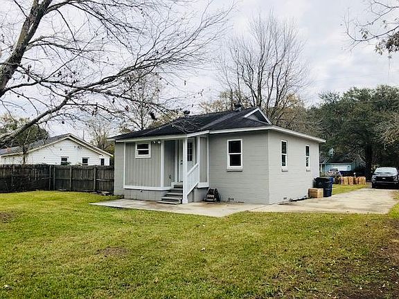 4th image of 6921 Whitcomb Dr
