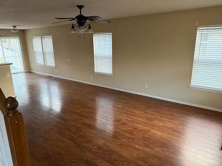 10828 Dayton Way — Photo 2