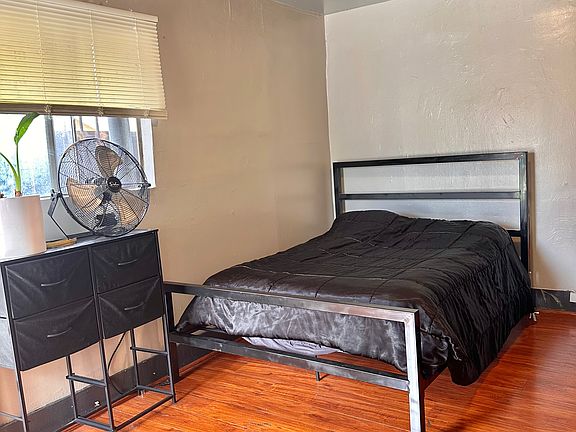 2nd image of 1729 W 20th St #1731
