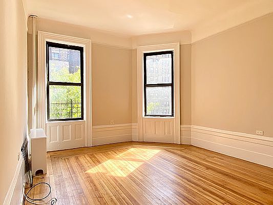 3rd image of 229 W 101st St APT 7C