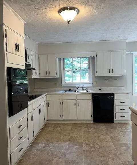 235 Weatherly Woods Dr — Photo 8