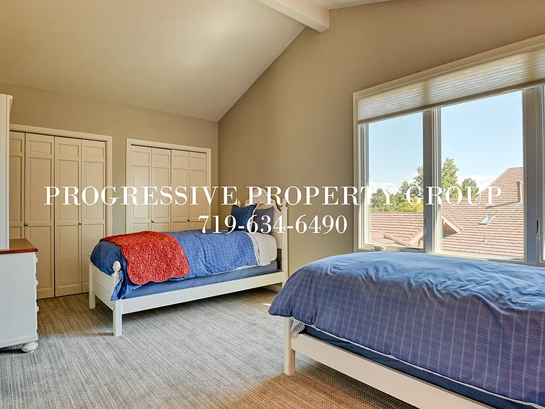 1120 Hill Cir — Photo 14