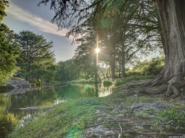 246 River Rd, Hunt, TX 78024