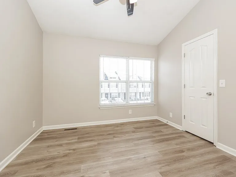 2961 S Rutherford Blvd #B7 — Photo 10