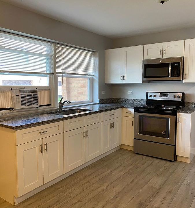 1st image of 10425-37 S Longwood Ln #10425-13