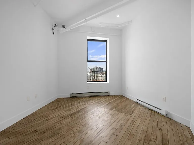 1381 Myrtle Ave #2E — Photo 4