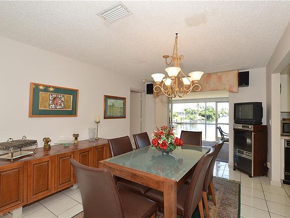 4th image of 1311 SE 11th Ave