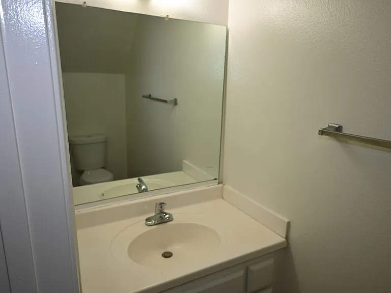 SAN6240 — Photo 9