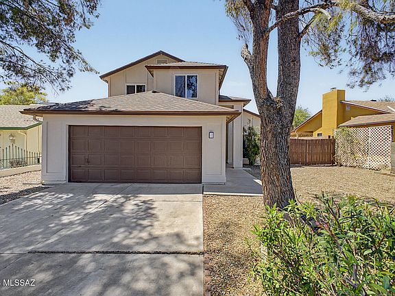 3rd image of 2761 W Calle Del Tigre