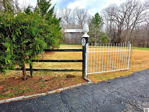 3rd image of 2540 Mount Zoar Rd