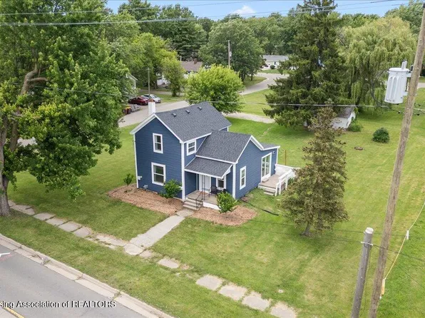 903 E State St, Saint Johns, MI 48879