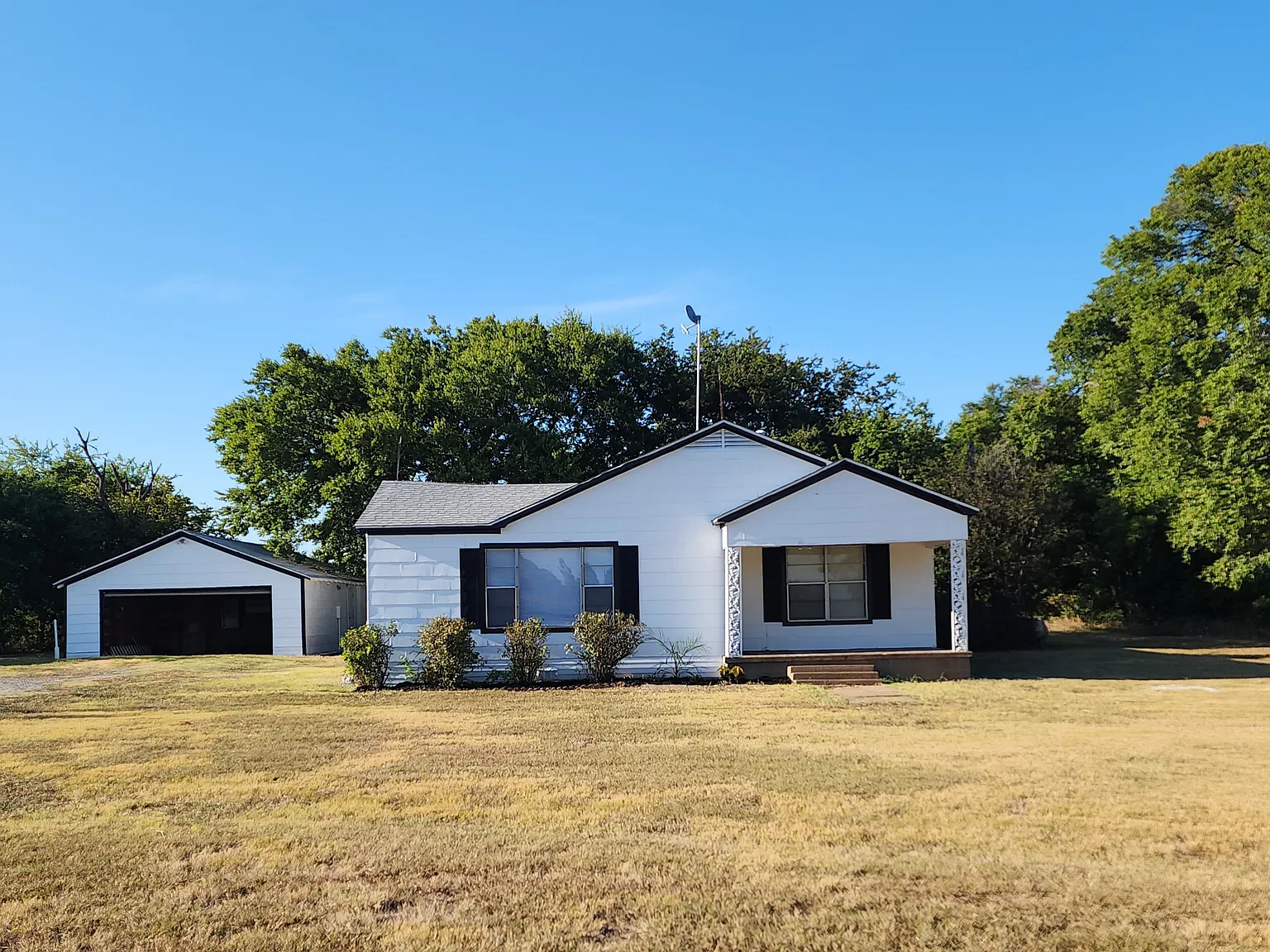 3 bed, 1600 sqft, $1,550 — Photo 2