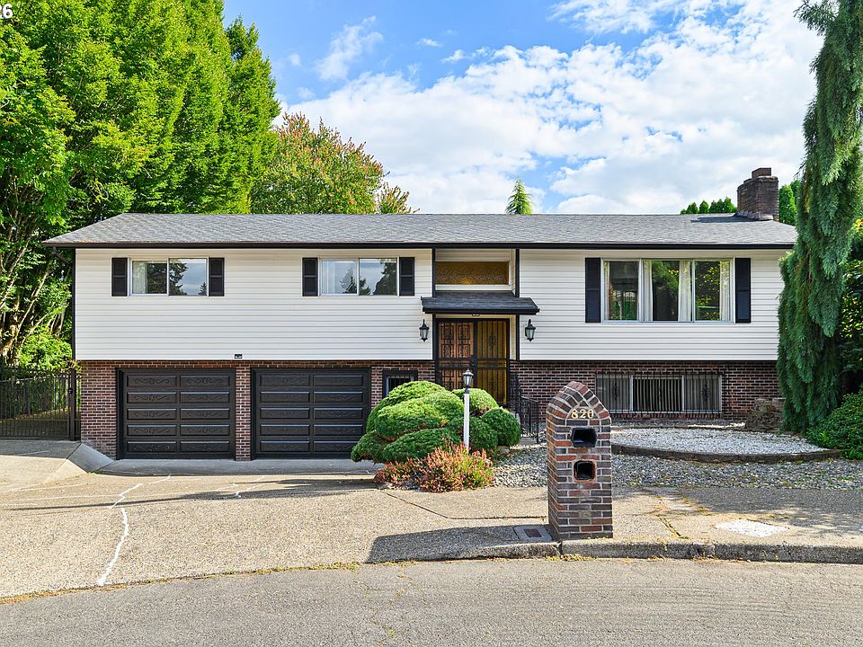 1st image of 820 NE 168th Pl