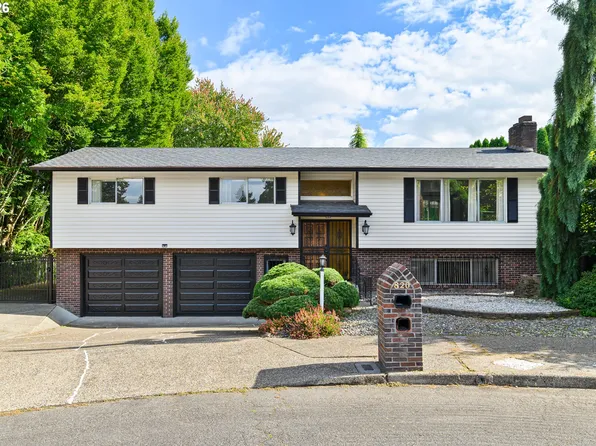 820 NE 168th Pl, Portland, OR 97230
