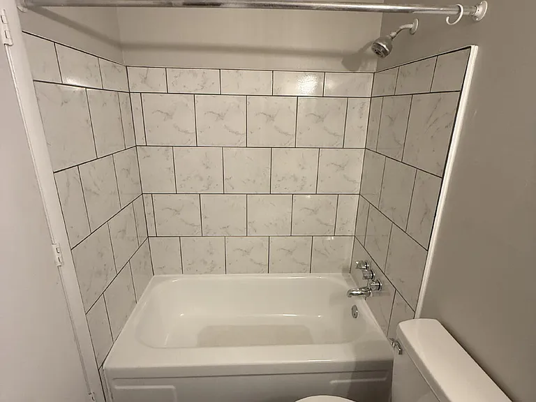 251 Rast St #H-4 — Photo 12