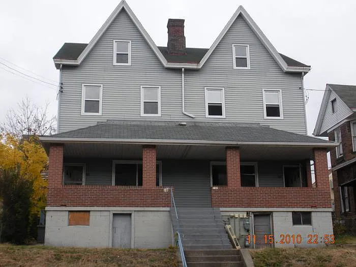 734 Chartiers Ave photo 1