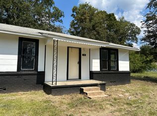 205 Gammage St, Elkhart, TX 75839