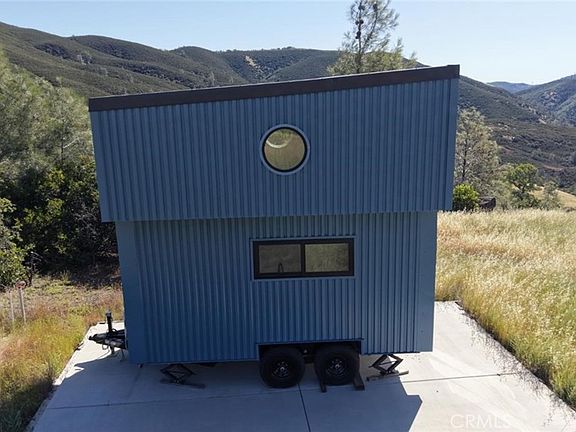 4th image of 552 Watertrough Rd