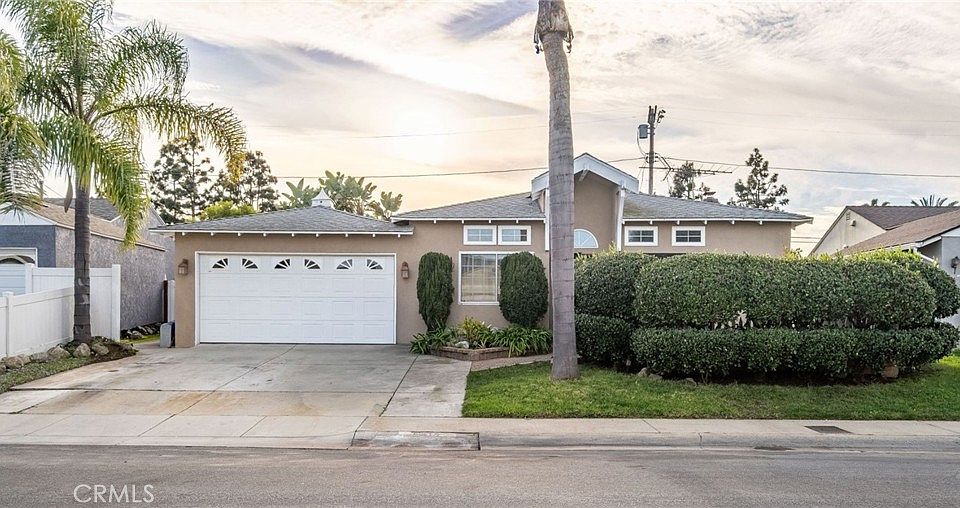 1st image of 8819 Glider Ave