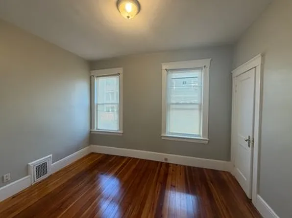 15 Waldo Ave #1, Somerville, MA 02143