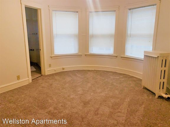 4th image of 2563 N Farwell Ave #7522771