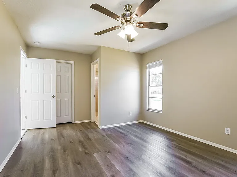 1410 Orchid Ln — Photo 10
