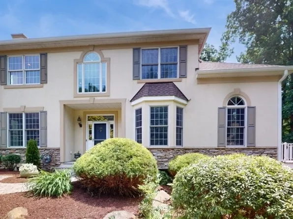 26 Young Ct, Chester Twp., NJ 07930