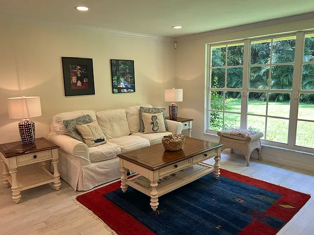 4 bed, 2439 sqft, $5,200 — Photo 3