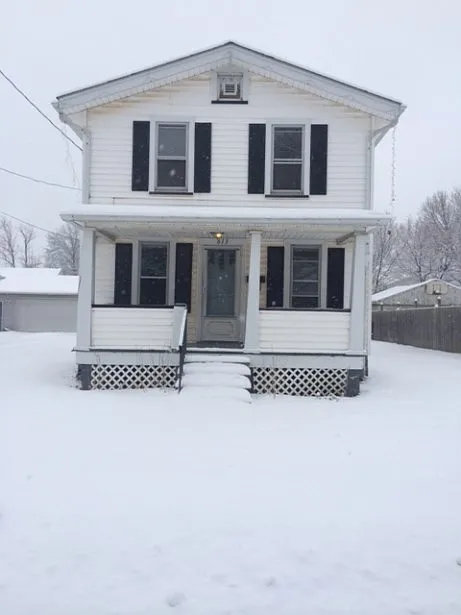 613 W 25th St photo 1