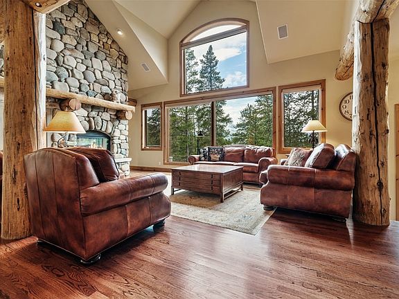 4th image of 782 Estates Drive